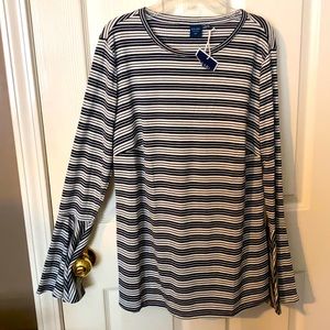 Kaari Blue - size 0X - NWT - cute black/white striped with flared sleeves